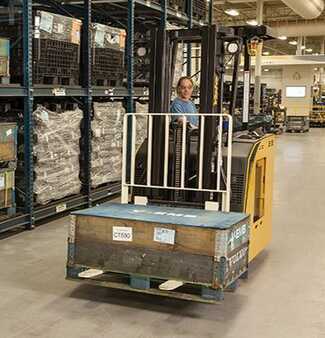 Stackers stand-on 2018  Yale ESC040AD (7)