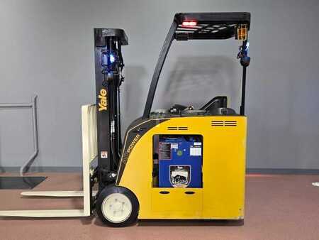 Stackers stand-on 2018  Yale ESC040AD (2)