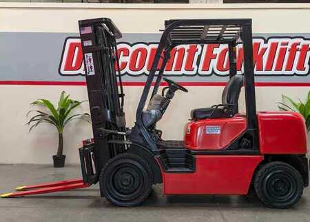 Propane Forklifts - Kalmar P50 (2)