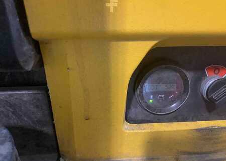 Transpaleta eléctrica 2021  Yale MPB045VG (9)