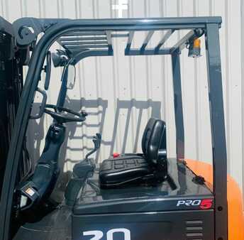 4 Wheels 2011  Doosan B20X-5 (4)