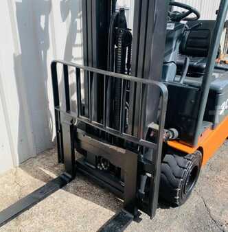 4 Wheels 2011  Doosan B20X-5 (5)