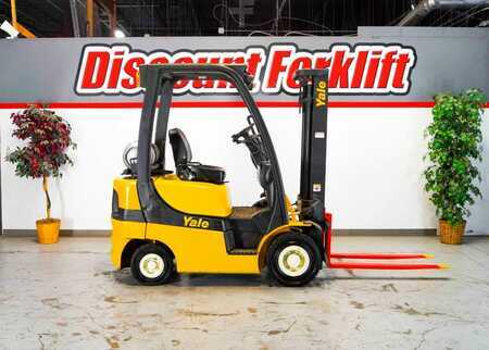 Propane Forklifts 2018  Yale GP040VX (1)