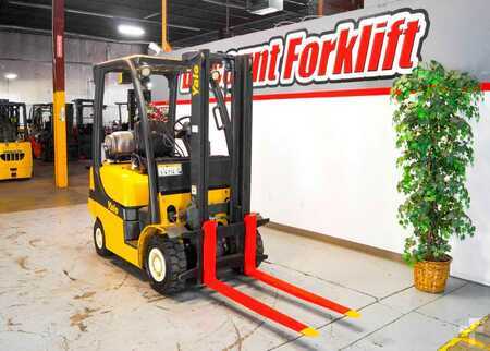 Propane Forklifts 2018  Yale GP040VX (3)