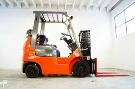 Propane Forklifts 2005  Toyota 7FGCU20 (1)