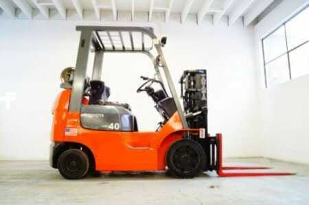 Propane Forklifts 2001  Toyota 7FGCU20 (1)