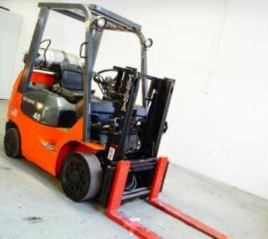 Propane Forklifts 2001  Toyota 7FGCU20 (4)