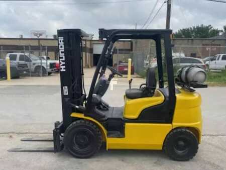 Propane Forklifts 2013  Hyundai 25L-7M (2)