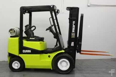Propane Forklifts 1995  Clark CGP25 (1)