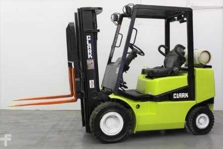Propane Forklifts 1995  Clark CGP25 (2)