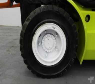 Propane Forklifts 1995  Clark CGP25 (8)