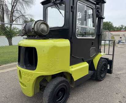 Propane Forklifts 1995  Clark CGP40 (6)