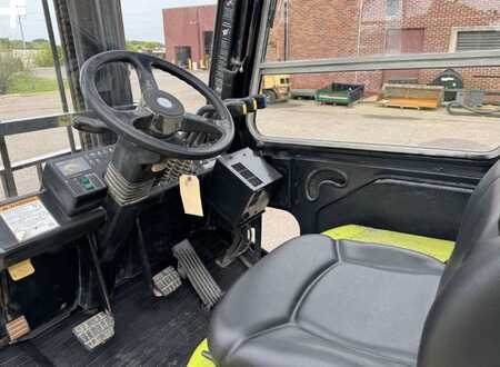 Propane Forklifts 1995  Clark CGP40 (9)