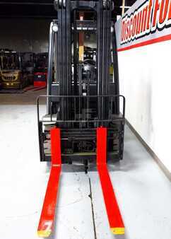 Propane Forklifts 2011  Yale GP050VX (3)
