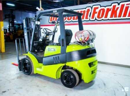 Propane Forklifts - Clark C25L (6)