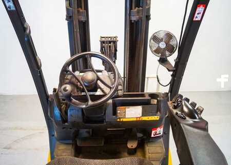 Propane Forklifts 2019  Yale GC050VX (9)