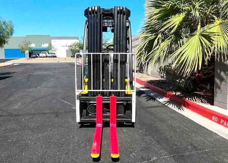 Propane Forklifts 2019  Yale GC060VX (8)