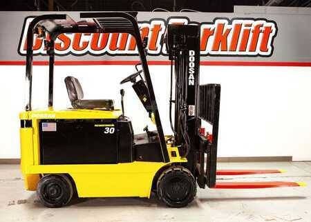 Eléctrica de 4 ruedas 1999  Doosan BC30S-2 (1)
