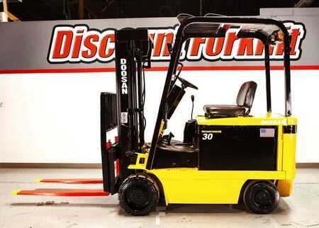 Eléctrica de 4 ruedas 1999  Doosan BC30S-2 (2)