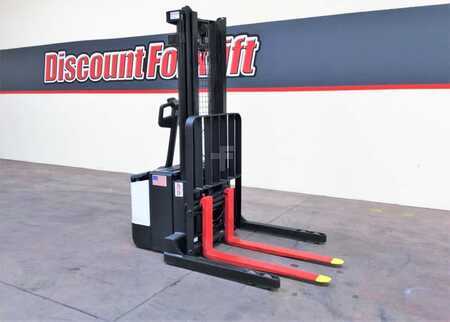 Pallet Stackers 2000  Crown WS2300-40 (5)