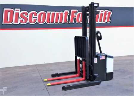 Pallet Stackers 2000  Crown WS2300-40 (6)