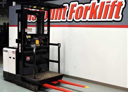 Horizontal order picker - Crown SP3420-30 (4)