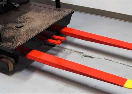 Horizontal order picker 2005  Crown SP3420-30 (9)