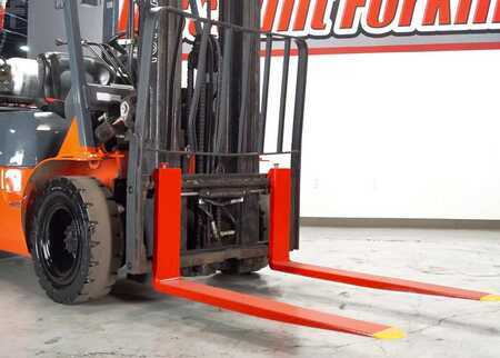 Propane Forklifts 2003  Toyota 7FGU25 (7)