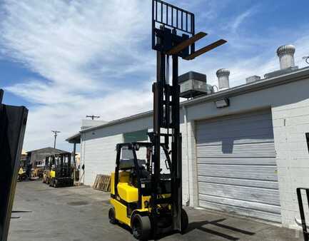 Carretilla elevadora GLP 2018  Yale GC080VXBCS (3)