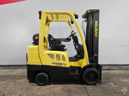 Propane Forklifts 2016  Hyster S70FT (1)