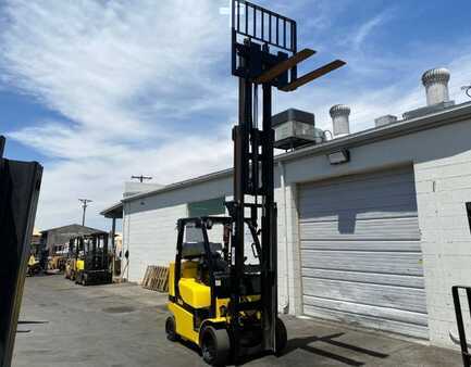 Carretilla elevadora GLP 2019  Yale GC080VXBCS (3)