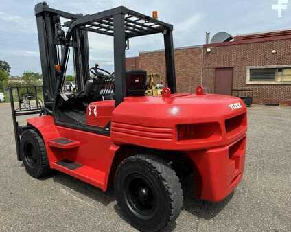 Carretilla elevadora diésel 2009  Tusk 1540D-8 (4)