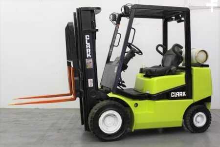 Propane Forklifts 1995  Clark CGP25 (2)