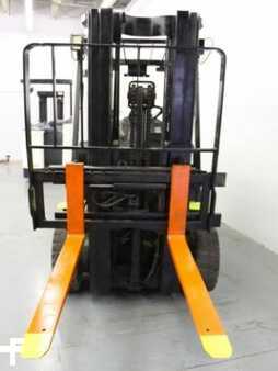 Propane Forklifts 1995  Clark CGP25 (5)