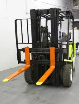 Propane Forklifts 1995  Clark CGP25 (7)