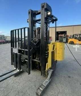 Montacargas de Pasillo Angosto 2012  Hyundai 18BRP-7 (7)