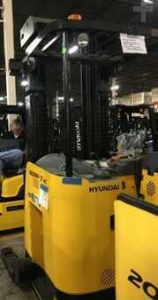 Montacargas de Pasillo Angosto 2012  Hyundai 18BRP-7 (8)