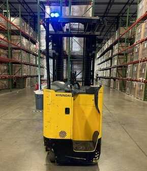 Montacargas de Pasillo Angosto 2012  Hyundai 18BRP-7 (9)