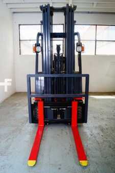 Montacargas Eléctrico (3 ruedas) 2023  Octane FB20S (5)