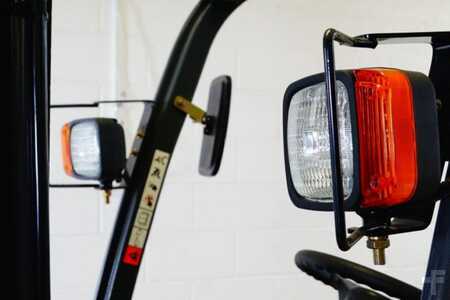 Montacargas Eléctrico (3 ruedas) 2023  Octane FB20S (7)