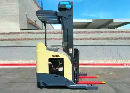 Turret Truck 2001  Crown RR5000 (1)