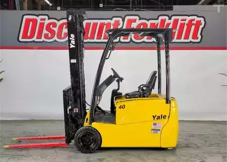 Montacargas Eléctrico (3 ruedas) 2019  Yale ERP040VT (2)