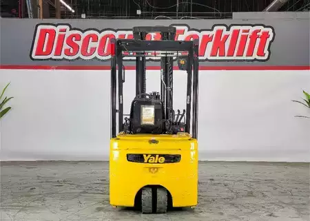 Montacargas Eléctrico (3 ruedas) 2019  Yale ERP040VT (4)