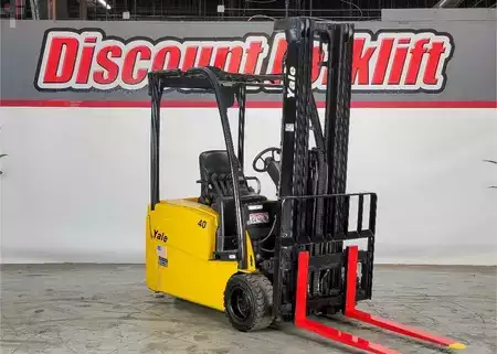 Montacargas Eléctrico (3 ruedas) 2019  Yale ERP040VT (5)