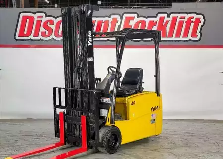 Montacargas Eléctrico (3 ruedas) 2019  Yale ERP040VT (6)