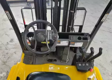 Montacargas Eléctrico (3 ruedas) 2019  Yale ERP040VT (9)