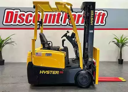 Montacargas Eléctrico (3 ruedas) 2020  Hyster J30XNT (1)