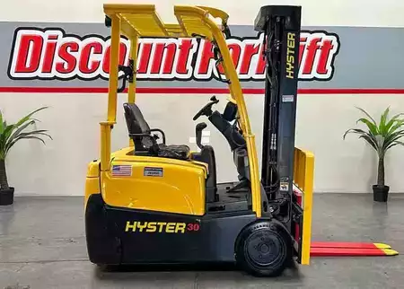Montacargas Eléctrico (3 ruedas) 2020  Hyster J30XNT (1)