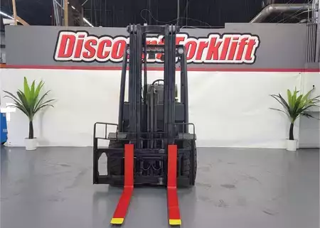 Propane Forklifts 2012  Yale GP060VX (3)
