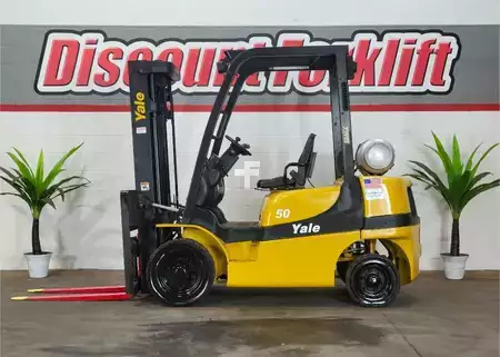 Propane Forklifts 2017  Yale GP050MX (2)